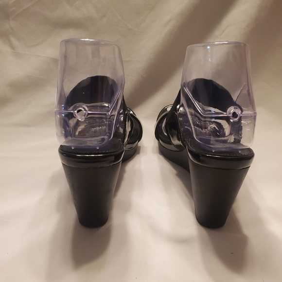 Chaps Rhoda Women's  Size 7.5 B Sandals  Black Synthetic Wedge Slip on Shoes - Picture 9 of 11